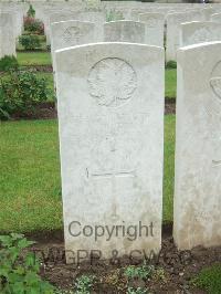 Etaples Military Cemetery - Peltier, Andrew
